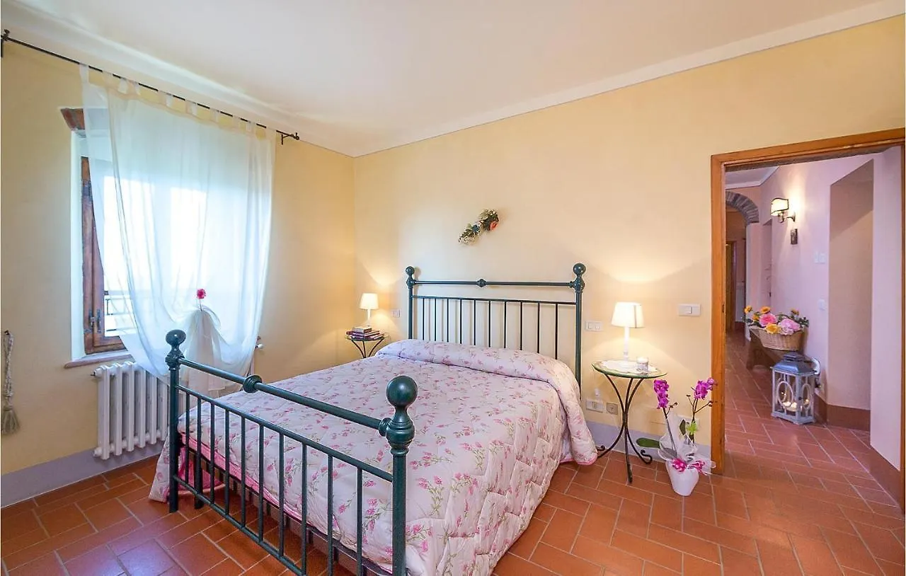 Cozy Home In Cortona With Kitchen