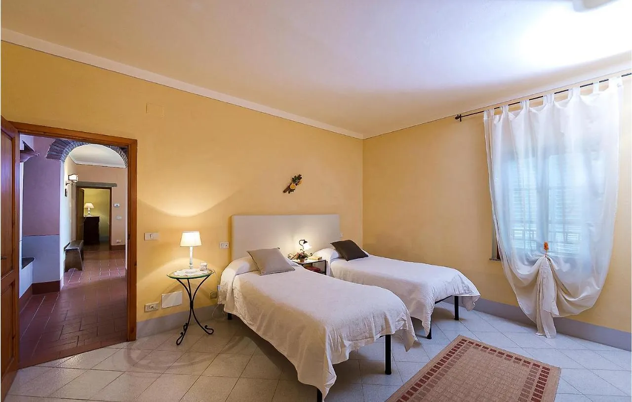Cozy Home In Cortona With Kitchen 0*,  Italië